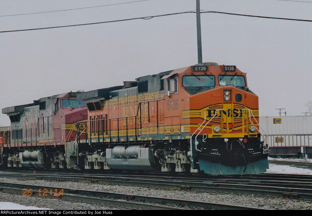 BNSF 5136 East